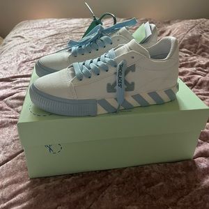 Off-White low vulcanized canvas white light blue